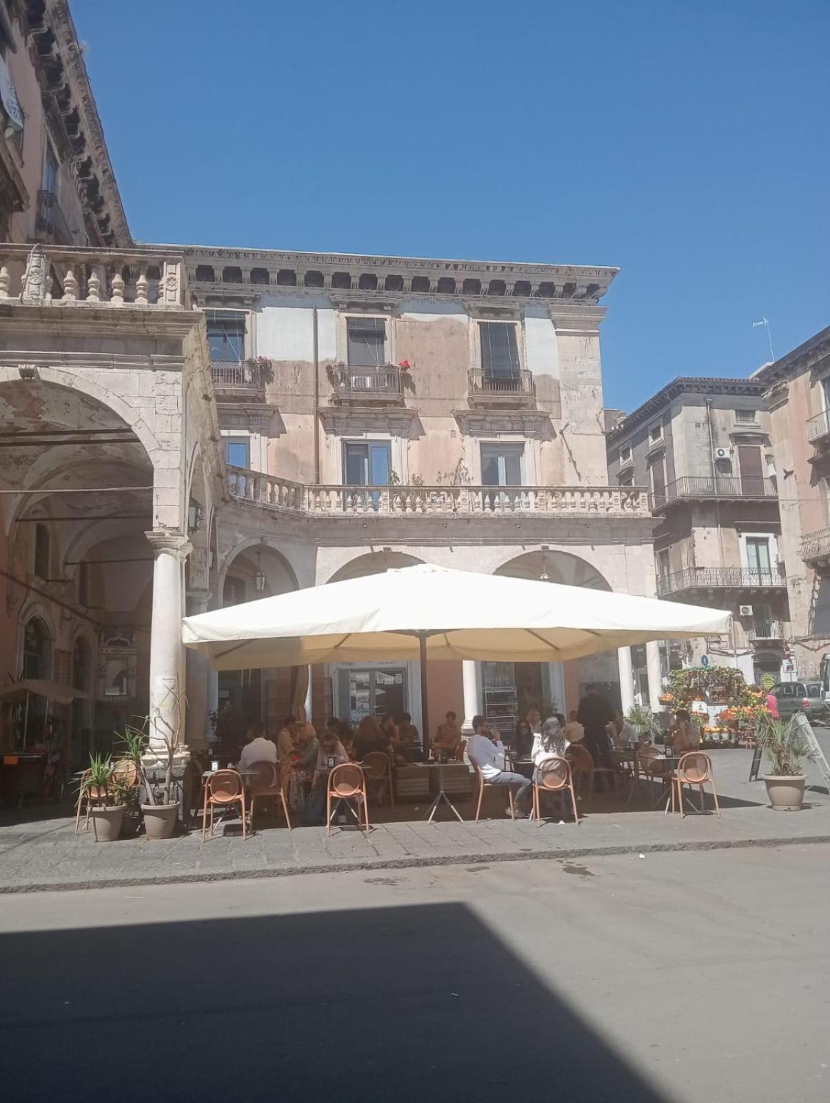 شقة Il Castello Di Patty كاتانيا المظهر الخارجي الصورة